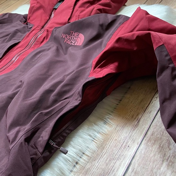 The North Face Men’s Chakal Jacket - Picture 4 of 10